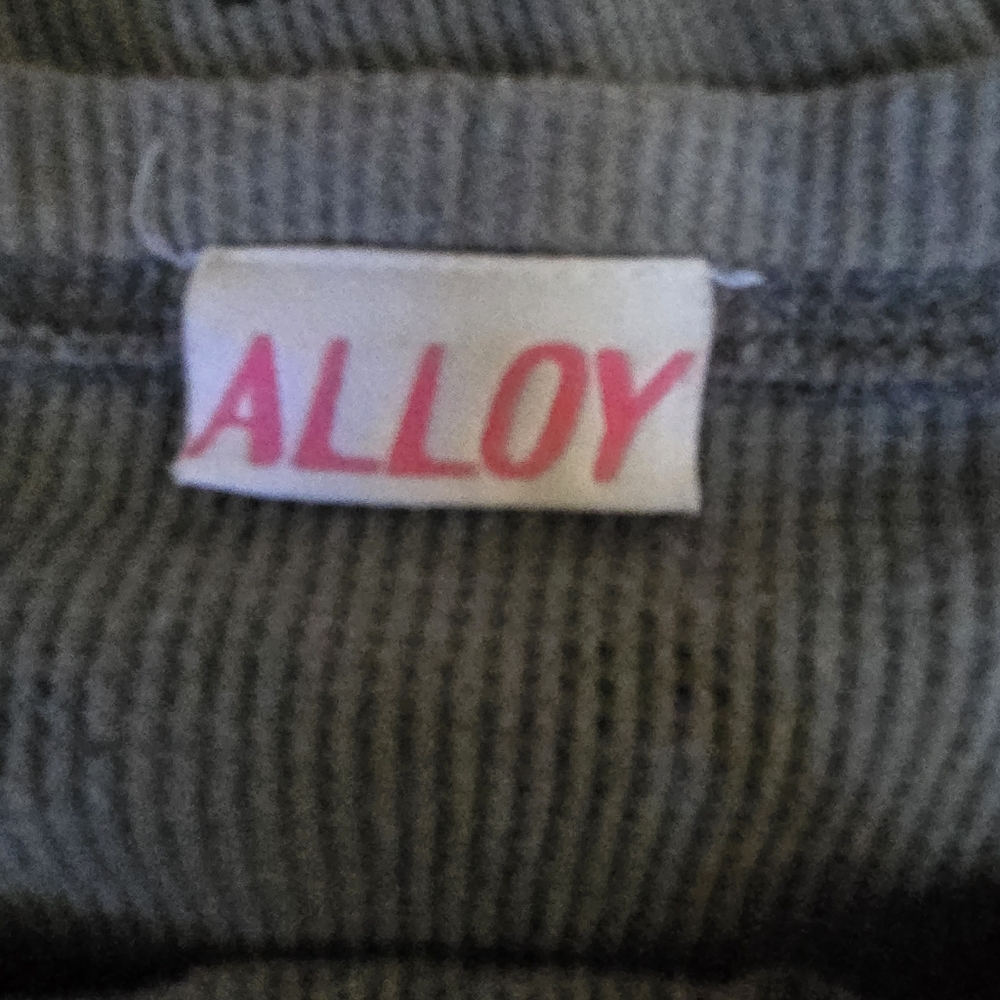 ALLOY Gray Long Sleeve thermsl Skull Top JR SzM - Picture 6 of 6